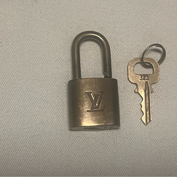 Louis Vuitton Lock and Key #323 - Picture 3 of 5